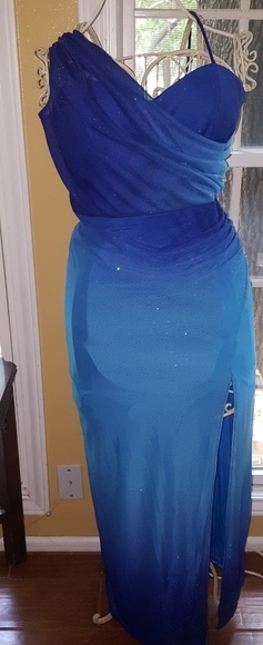 Dress - Picture 1 of 4